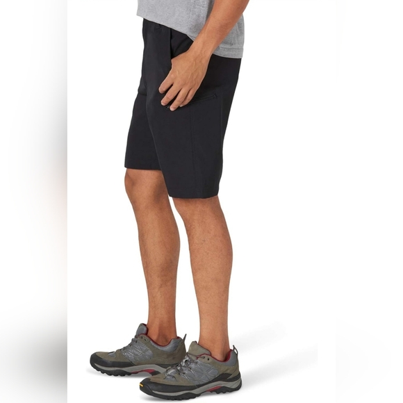 Wrangler Authentics Men's NWT Black Performance Side Elastic Utility Short Sz 42 - Picture 11 of 16